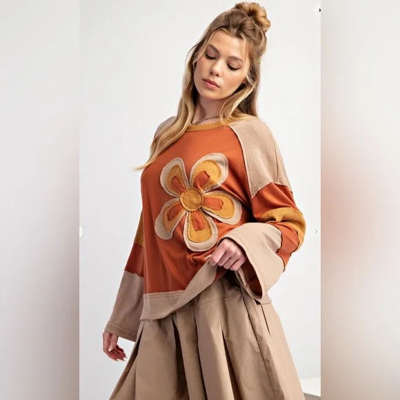 #029 Last one in Large! Easel FLOWER PATCH COLOR MIX TOP - Picture 4 of 8